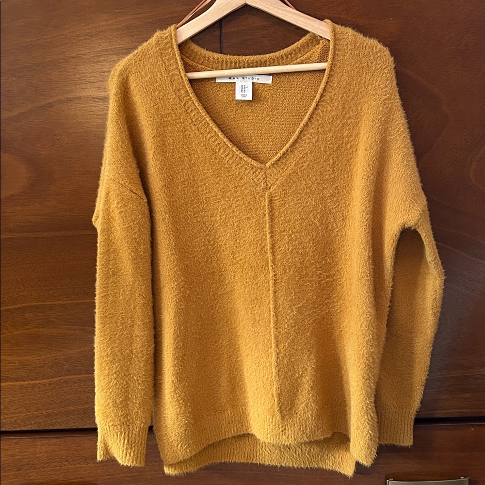 LOFT Gold Textured V-Neck Pullover Sweater